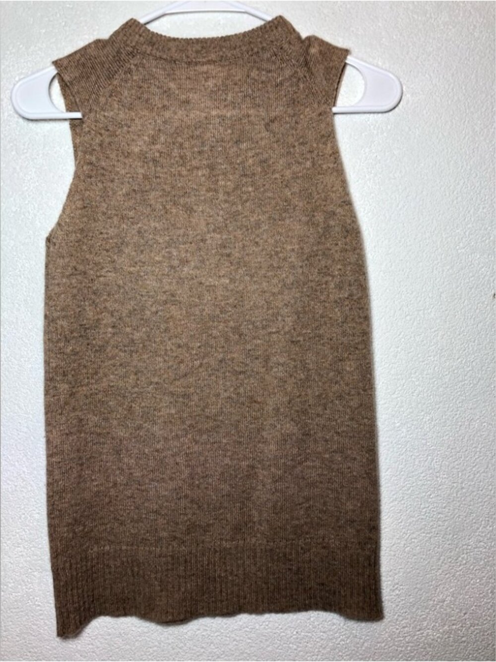 WOMEN Tan Sleeveless Knit Top 100% cashmere - Picture 2 of 2